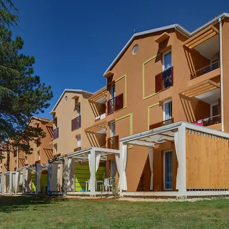 Apartments Stella Plava Laguna-3