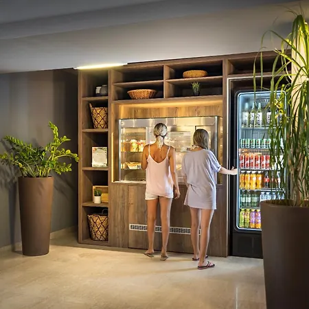 Valamar Crystal Hotel-3