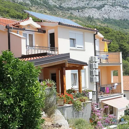 Apartments And Rooms By The Sea Brela, Makarska - 13118-2