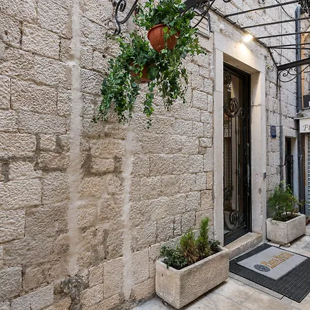 Plaza Marchi Old Town - Mag Quaint & Elegant Boutique Hotels-3