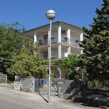 Apartments And Rooms With Parking Space Selce, Crikvenica - 2379-3