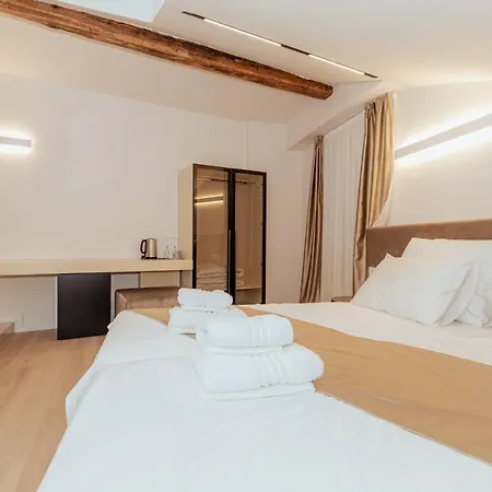 Trecento Boutique Rooms-2