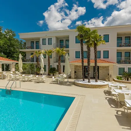 Aparthotel Adeo-2