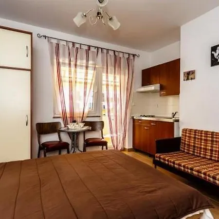Apartments And Rooms With Parking Space Malinska, Krk - 18193-2