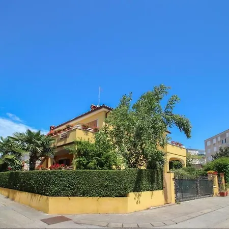 Apartment House Alenka Novigrad Close The Beach And Center-2