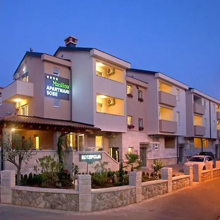 Apartments Maslina III-2