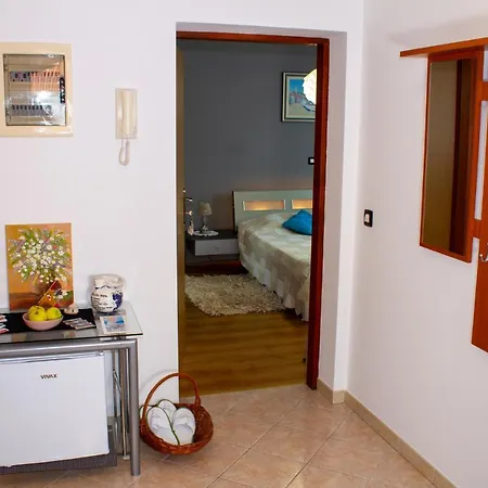Room Adry With Balcony, Free Parking & Bikes-3