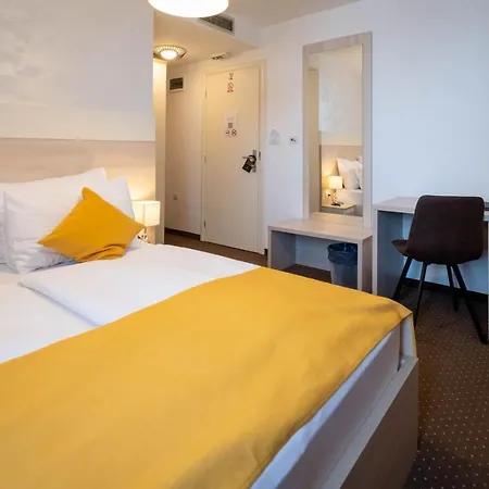 Hotel Bor-2
