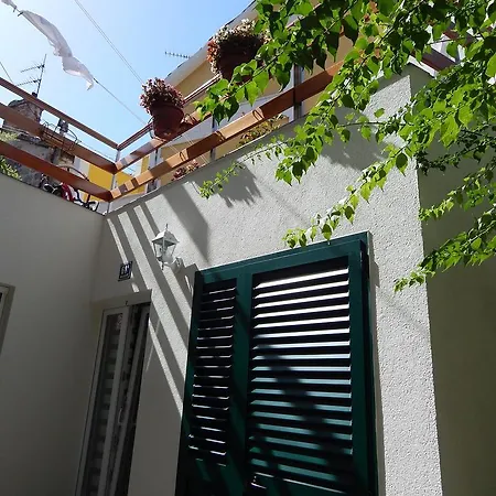Guest House Varos-3