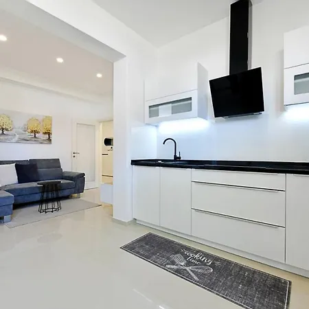 Apartment Mary 3-3