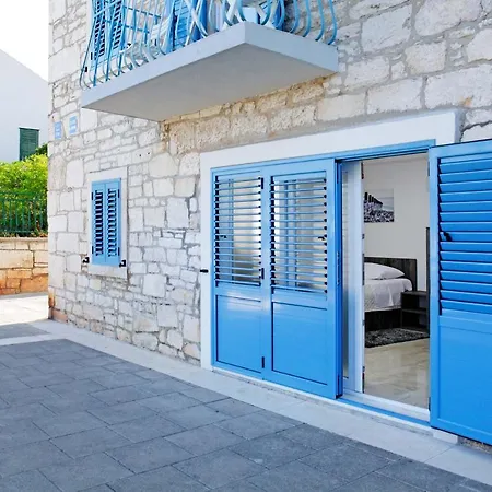 Luxory D-Rooms-2
