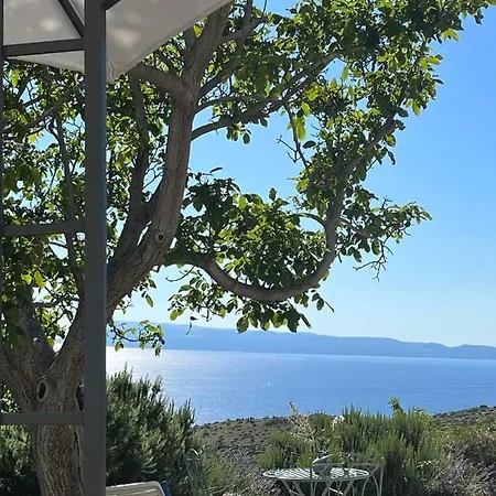 Apartment Room With A View-3