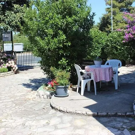 Apartments And Rooms By The Sea Brodarica - Sibenik - 21536-2