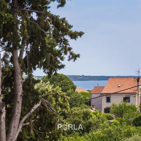 House Mirabelle With Heated Pool In Nerezine On Losinj Island-2