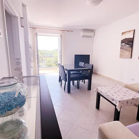 Apartments Villa Marijeta With Free Parking-2