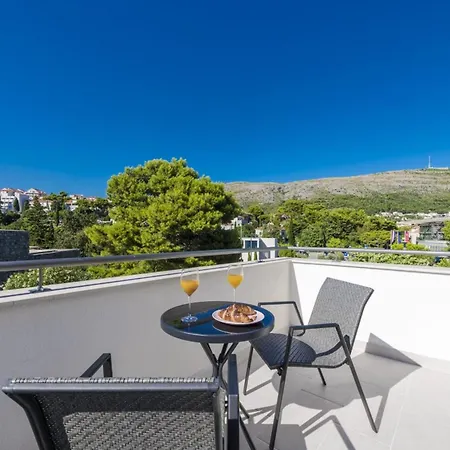 Apartment & Rooms Primi With Free Parking-2