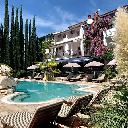 Gargamelo Pension-3