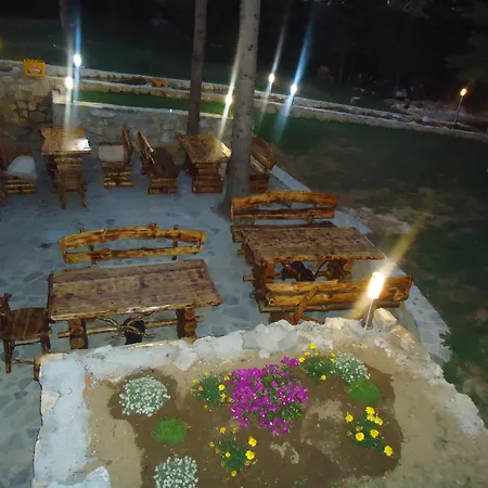 Rustic Inn River 2-3