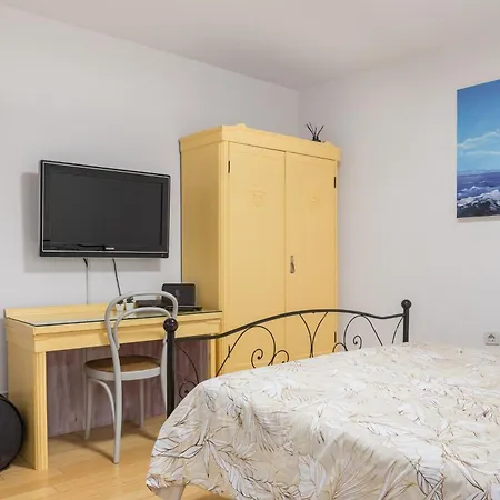 Luxury Apartment Silvana With Beautiful Garden-2