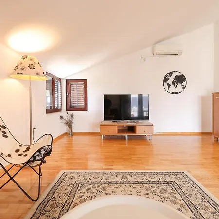 Apartments And A Room Ina-2