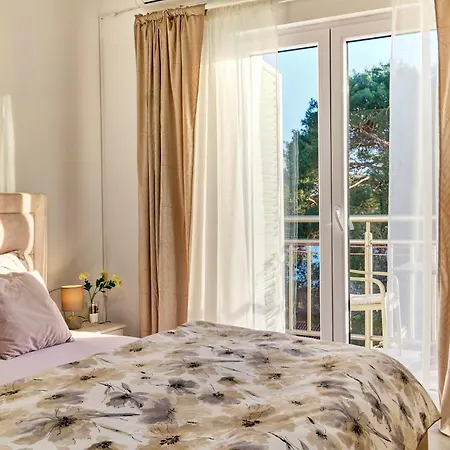 Eden Sea View Rooms-3