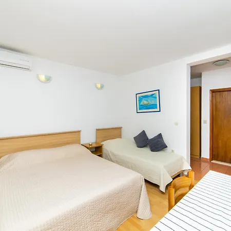 Apartments Slavena-3