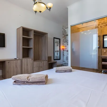 Giardin Exclusive Rooms And Suite-2