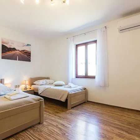 Kelava Rooms-2