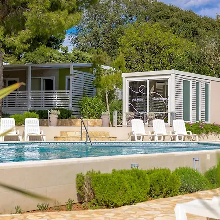 Mobile Homes Peskera-3
