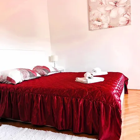 Apartment And Rooms Milak-3