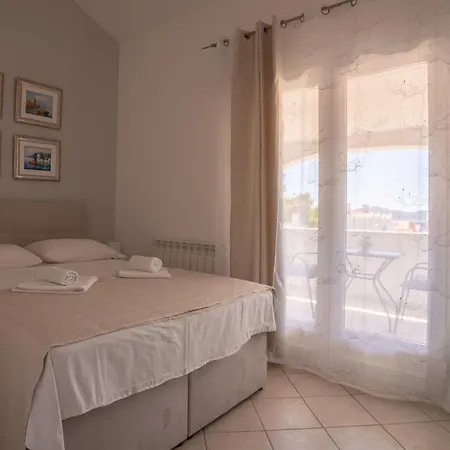 Apartments & Rooms Petra-2