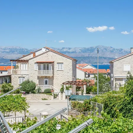 Apartments And Rooms With Parking Space Supetar, Brac - 5658-3