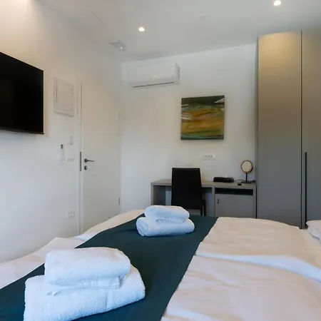 Rooms With Free Parking-2