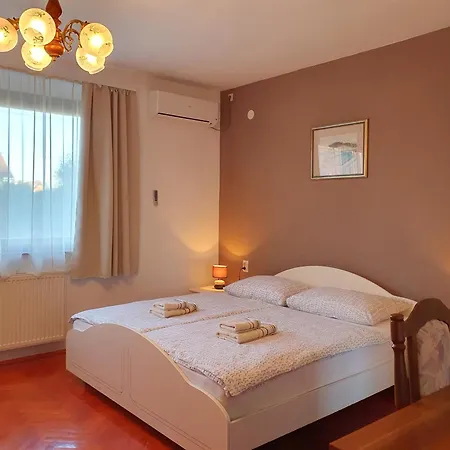 Guesthouse Vila-3