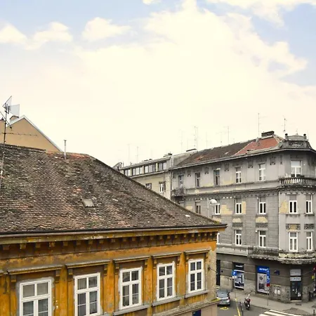 Virtus Apartments And Rooms With Free Private Parking-2