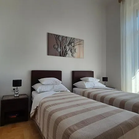 Rooms Tisa Old Town-3
