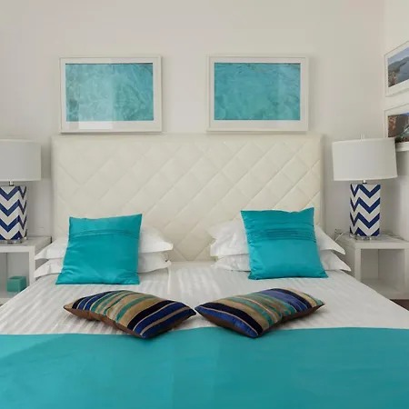 Gallery Luxury Suites & Rooms-Only Adults-3