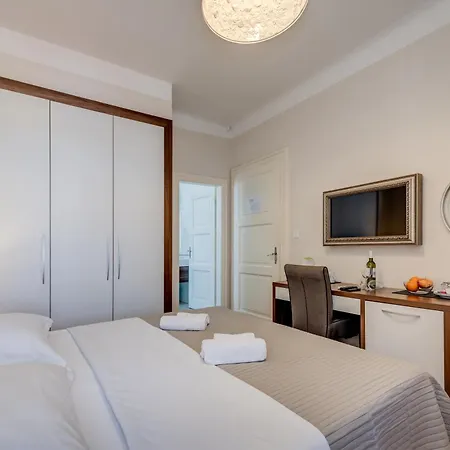 Bastion Luxury Rooms-3