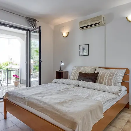 Guest House Jolanda-3