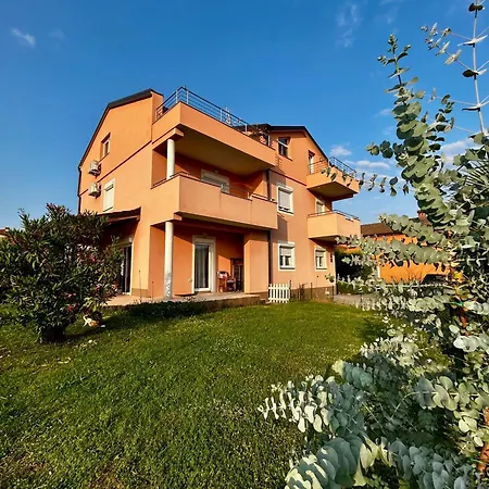 Guest House Gloria-3