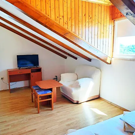 Apartments & Rooms Cakelic-3