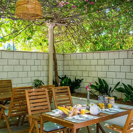 Francesca Guesthouse & Vardia Winery-3