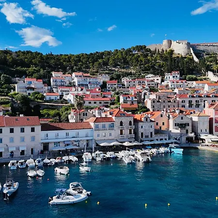 Hvar Riva Rooms-2