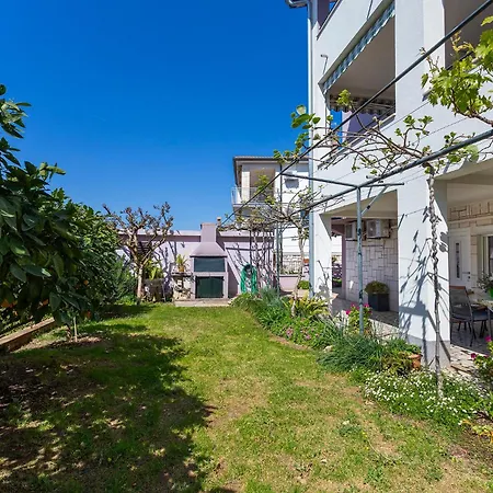 Apartments Perka Near Beach-3