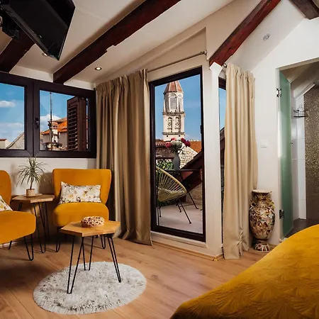 Old Town Villa Trogir Stars With Free Parking-3