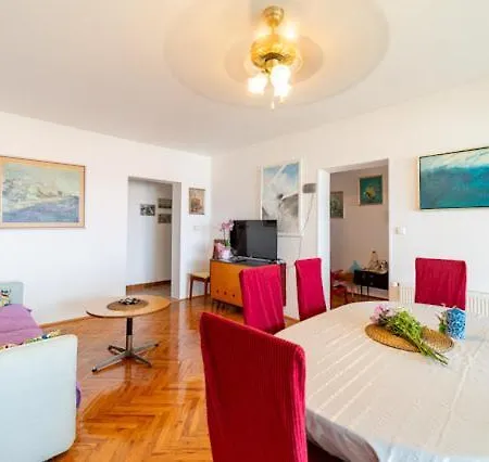 Fia 70S Beach Apartment-2