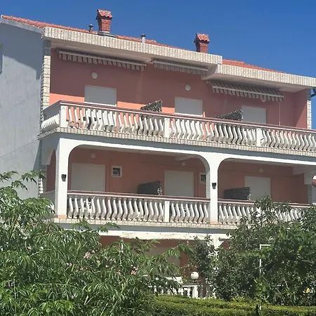 Guesthouse Mira-3