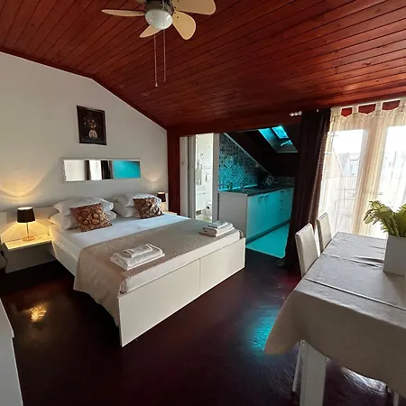 Apartments And Rooms Sinka-2