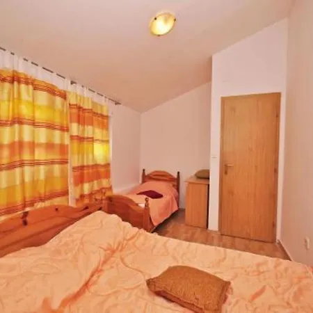 Apartments And Rooms With Parking Space Fazana - 13742-2