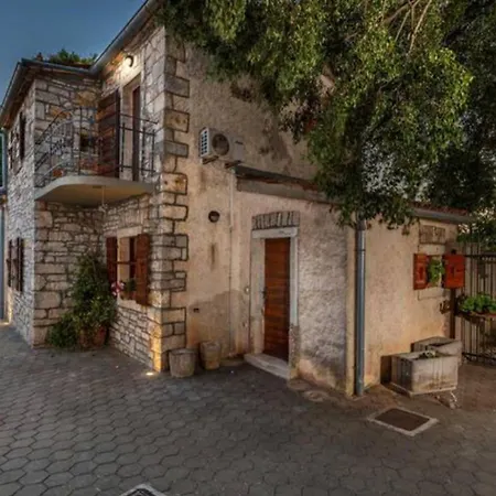 Marceta - Apartments & Rooms With Swimming Pool-2